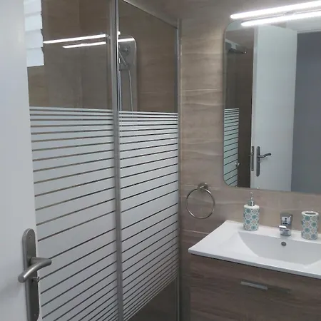 Moderno Y Confortable En El Centro Apartamento